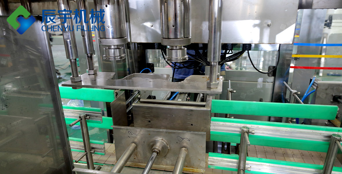 桶裝水生產(chǎn)線(xiàn)